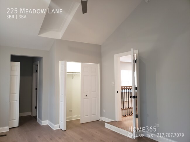 Building Photo - Modern 3-bedroom, 2.5 bathroom home in Chi...