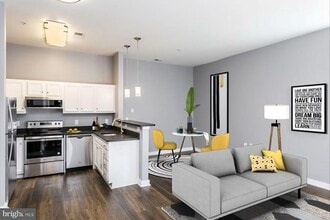 Building Photo - 301 W Franklin St