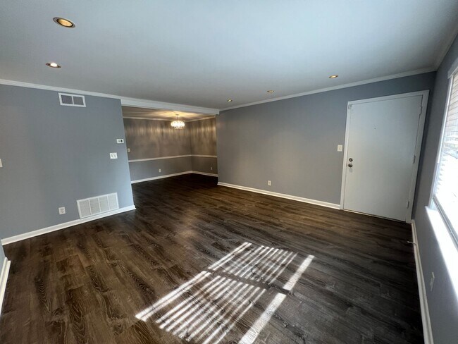 Building Photo - 3057 Pharr Ct N Northwest