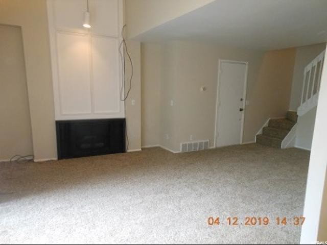 Building Photo - 426 E Creekside Cir