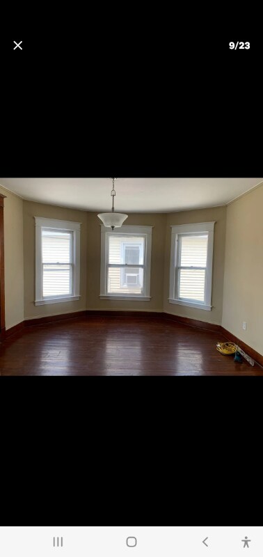 Building Photo - 857 Oakwood Ave