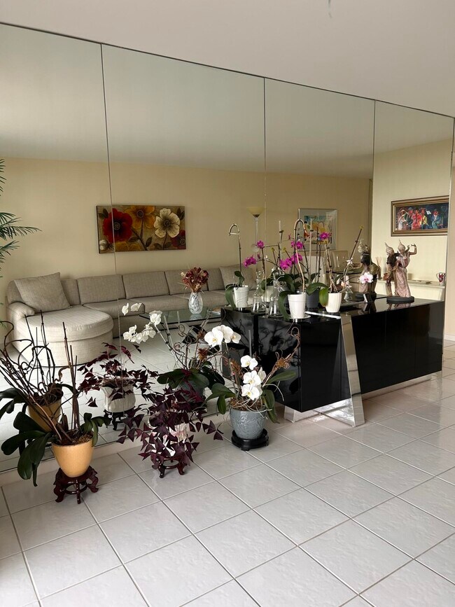 Foto del edificio - 2121 N Ocean Blvd