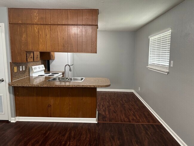 Building Photo - Clinkenbeard Multi Family