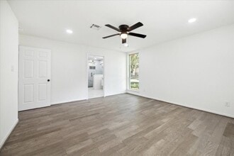 Building Photo - 1202 Walnut Bend Ln