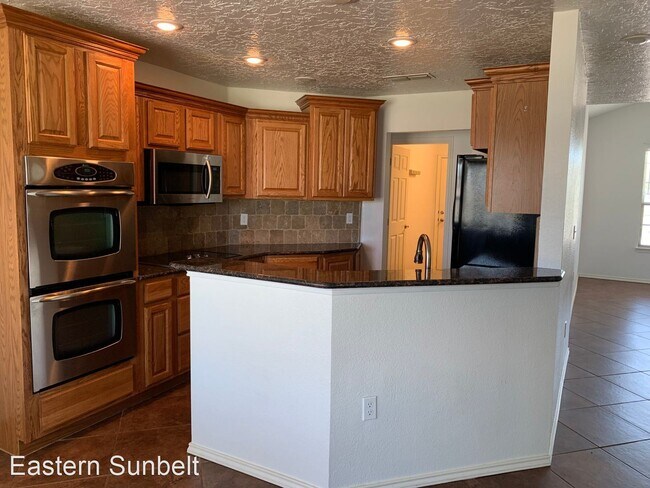 Foto del edificio - 3 br, 2 bath House - 2200 West University