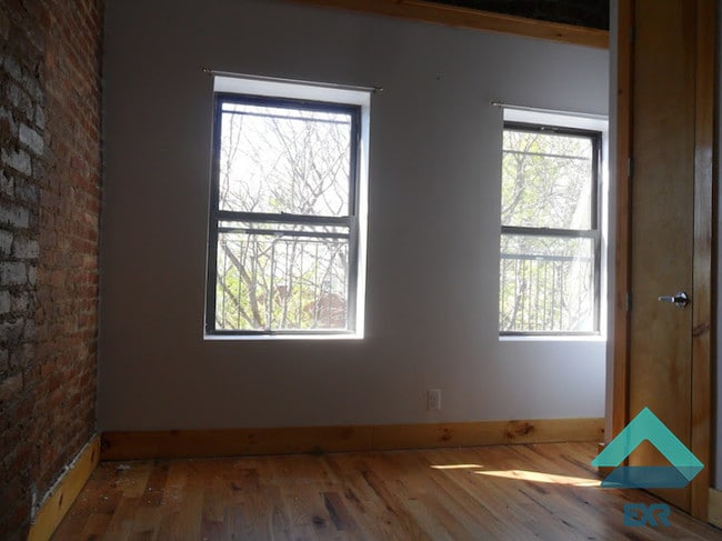 Building Photo - 190 Schaefer St