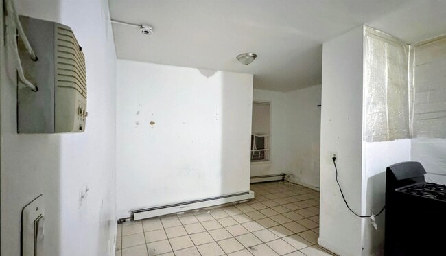 Building Photo - 475 West Side Ave