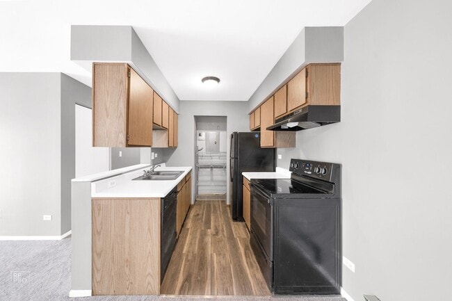 Building Photo - 2 Bedroom Condo in the Virginia Road Condominiums in Crystal Lake!