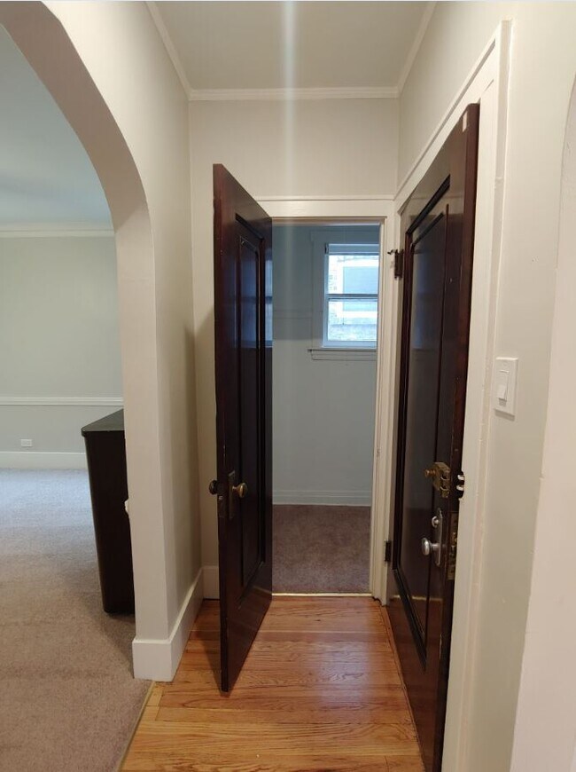 Hall Closet - 5053 N Ridgeway Ave