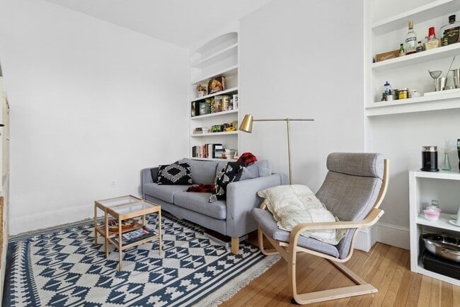 Foto del edificio - 28 Beacon St