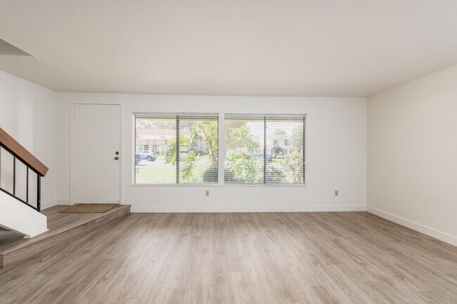 Building Photo - Great Condo located in the Tanglewood Comm...