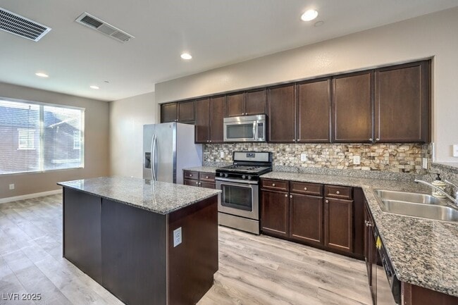 Foto del edificio - 4516 Townwall St