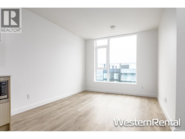 Building Photo - 318 Alderson Ave