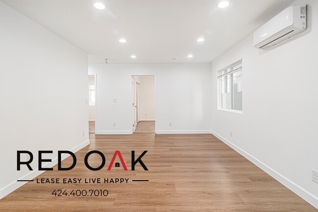 Building Photo - 649 W 92nd St