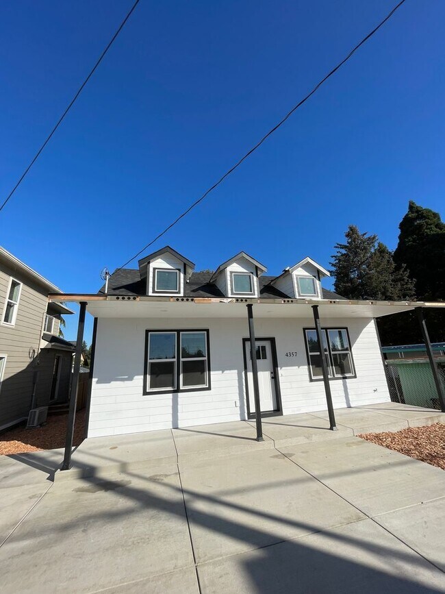 Building Photo - NEW CONSTRUCTION!