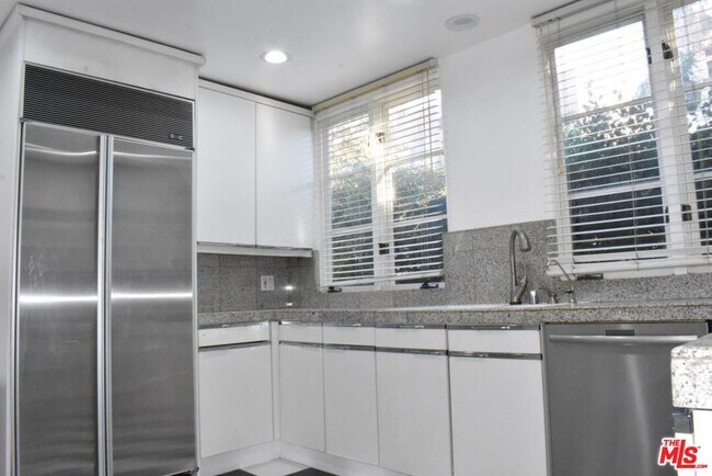 Foto del edificio - 235 S Gale Dr