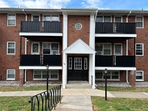 Building Photo - 14 Francis Ave Building Photo - 14 Francis Ave