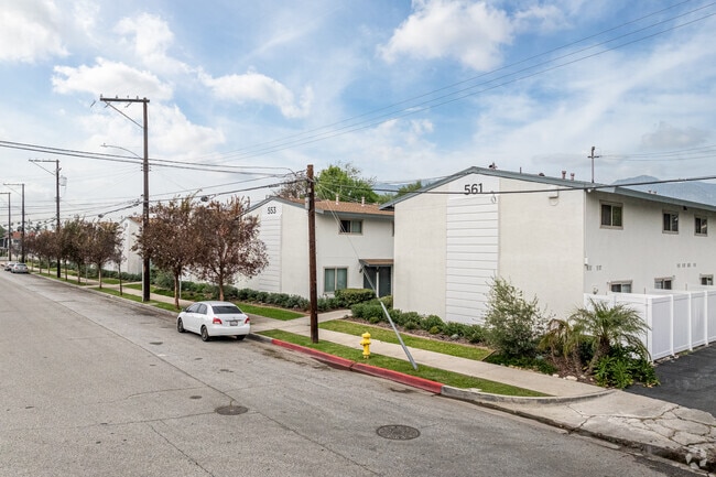 Alternar - Azusa Hills