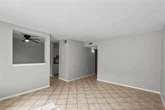 Building Photo - 2202 16th Ave N