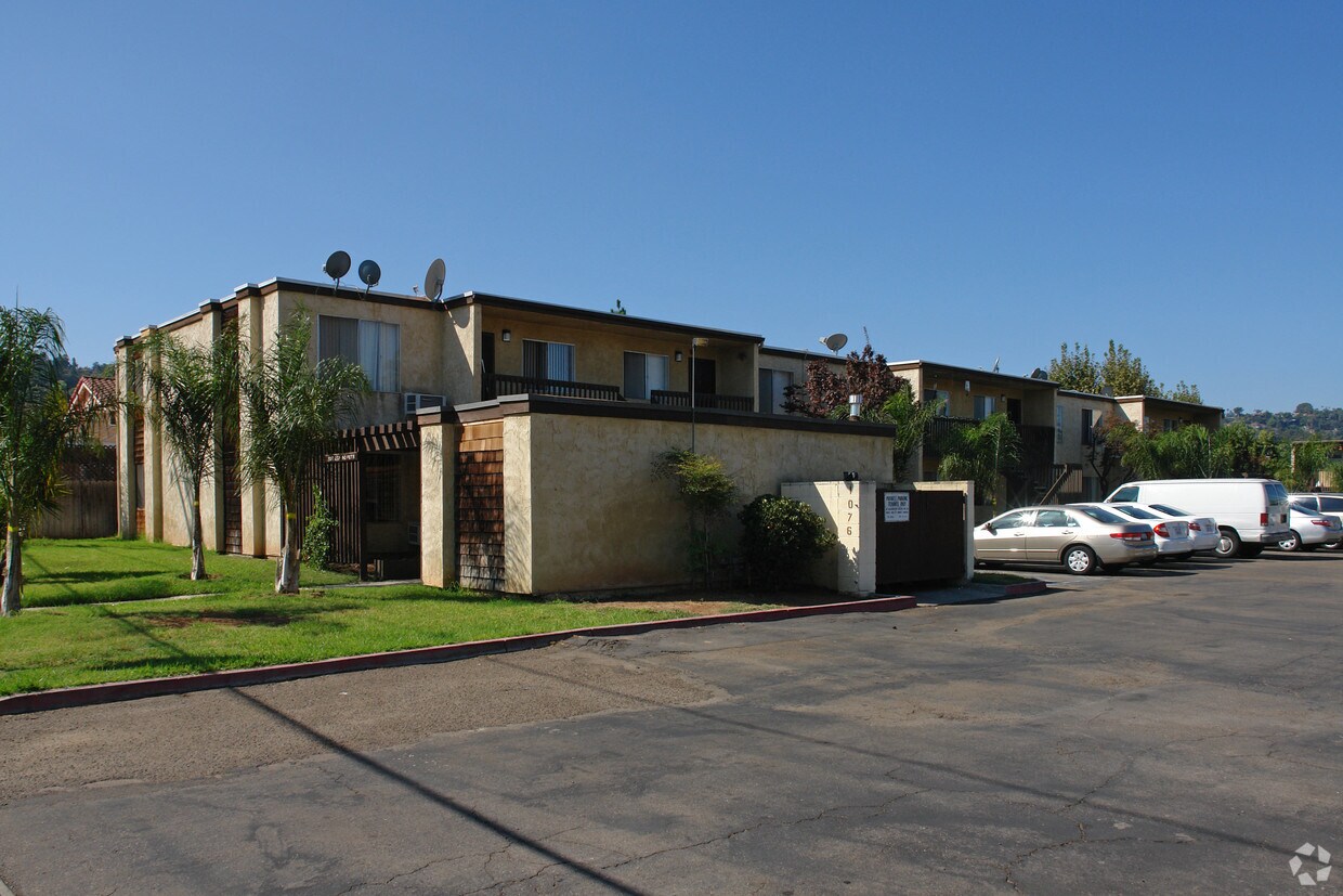 Building Photo - Hiawatha Apartments