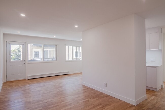 Building Photo - 760 Av. Galt