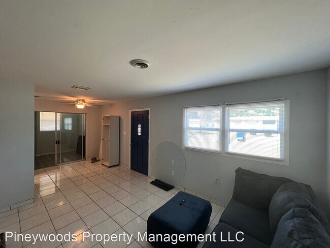 Building Photo - 3 br, 1 bath House - 1121 Buttercup Lane