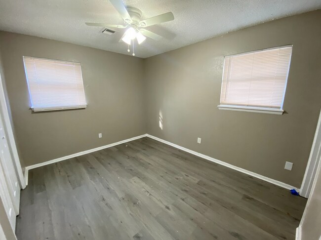 Foto del edificio - Modern 3 Bedroom Home - Updated in Moore!