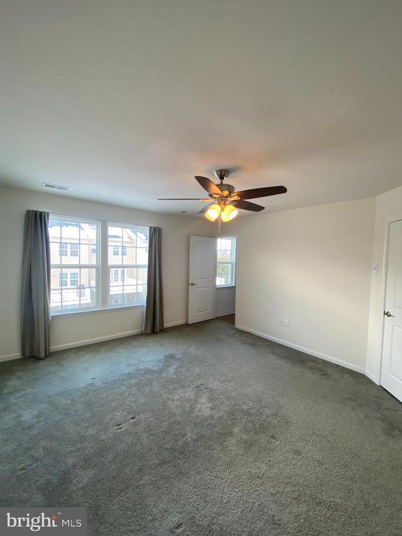 Foto del edificio - 105 Chamomile Ct