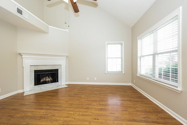 Foto del edificio - 6404 Wildgrove Dr