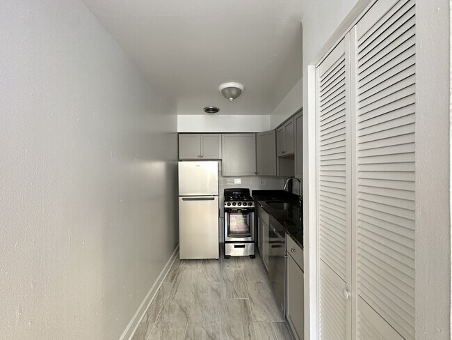 Foto del edificio - 1515 W Morse Ave