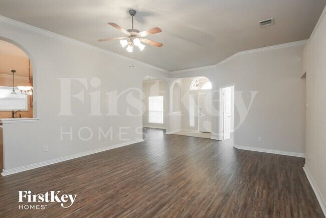 Foto del edificio - 116 Elmwood Trail