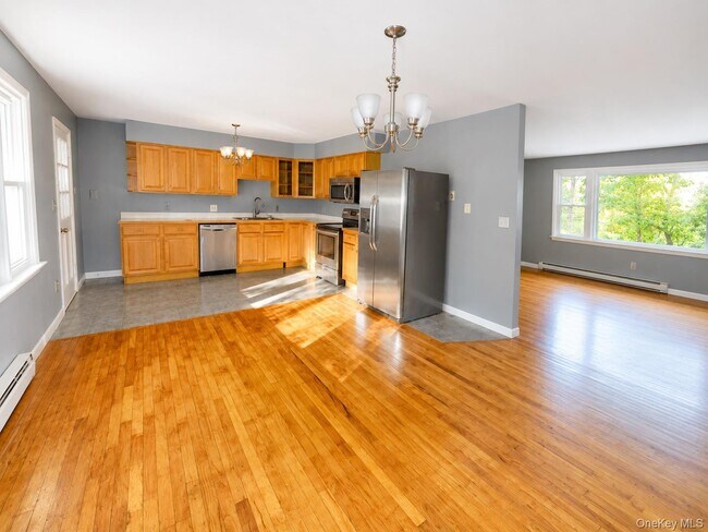 Foto del edificio - 43 Glenmere Homesites Rd