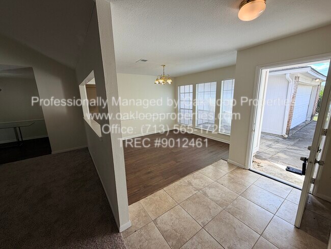 Foto del edificio - 1367 Gentle Bend Dr