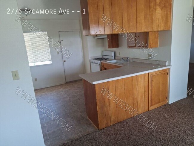 Building Photo - 2BD/ 1BATH TOWN HOUSE ROSAMOND