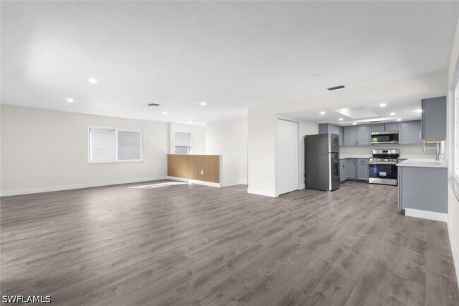 Foto del edificio - 1284 Rainbow Ct