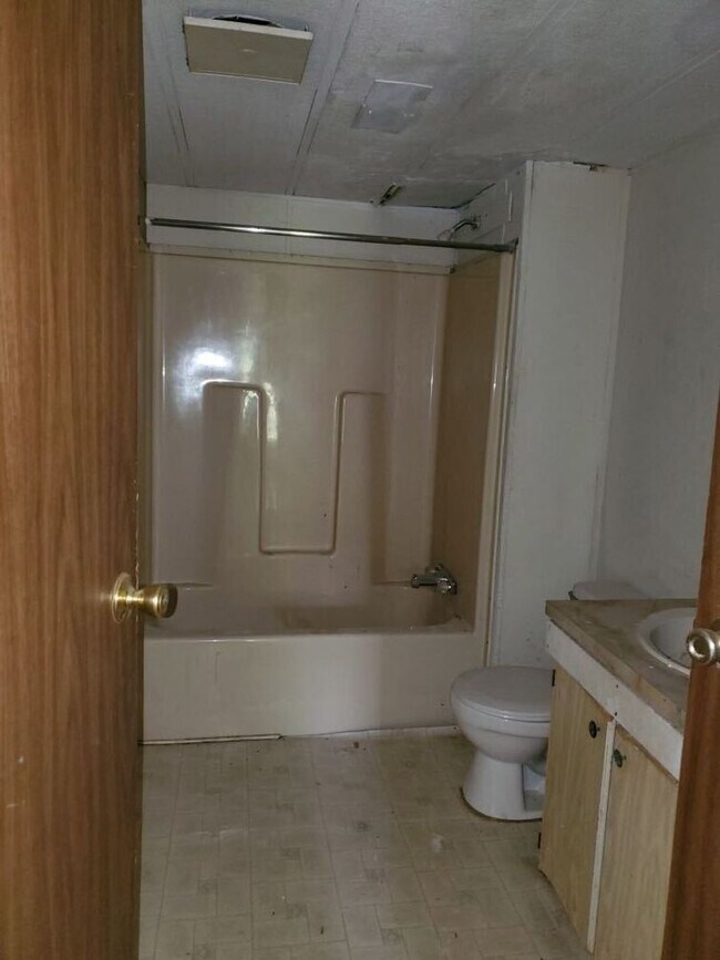 Building Photo - 722 Lime Ln