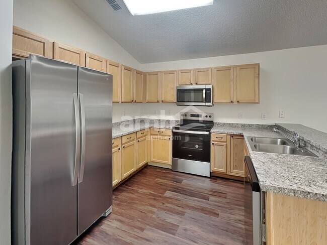 Foto del edificio - 882 Grand Hughey Ct