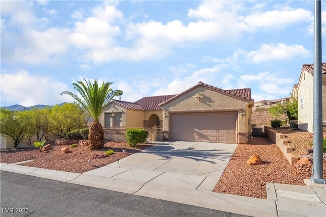 Building Photo - 2571 Thatcher Ave