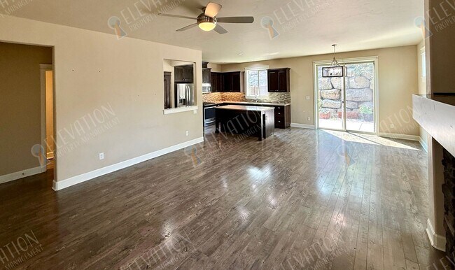 Foto del edificio - 63151 Black Powder Ln