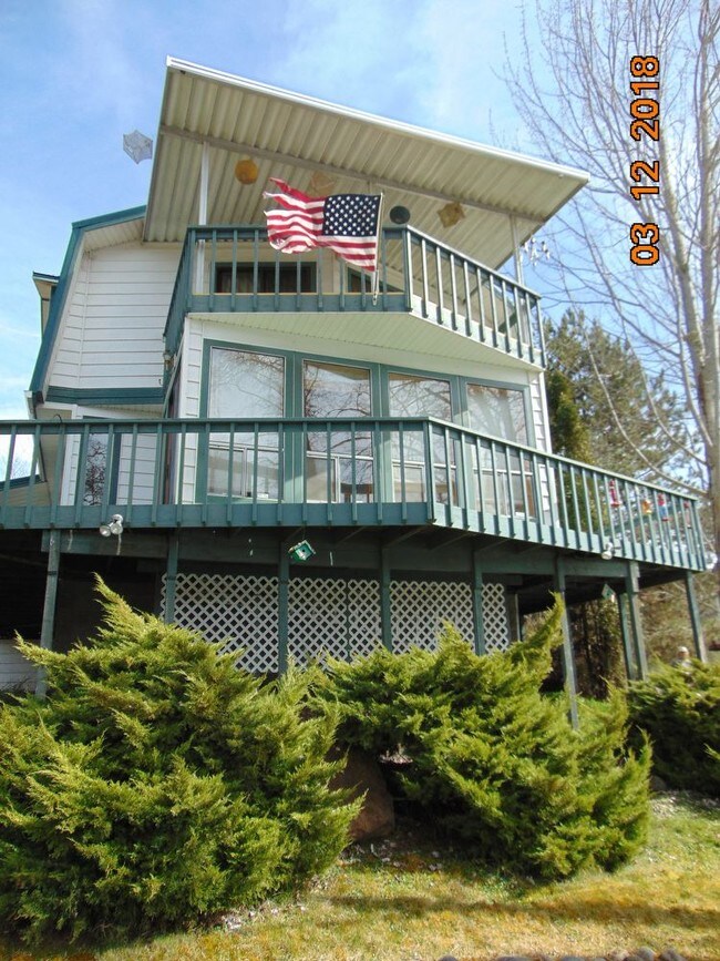 20649 Highway 62 Shady Cove Or 97539 House For Rent In Shady Cove Or Apartments Com