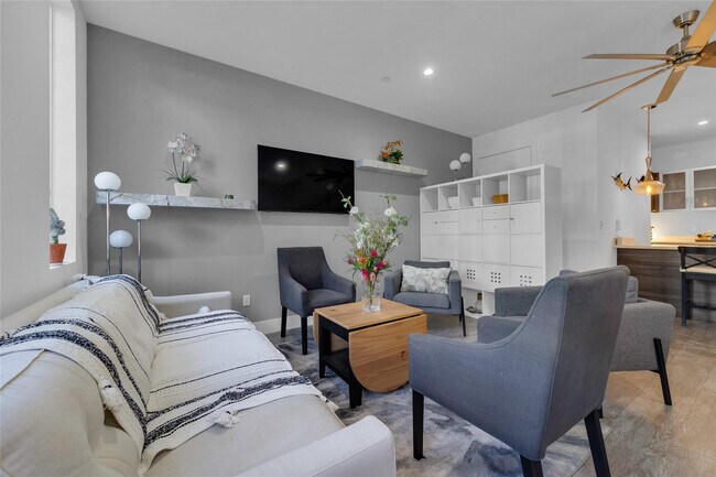 Foto del edificio - 1045 NE 18th Ave