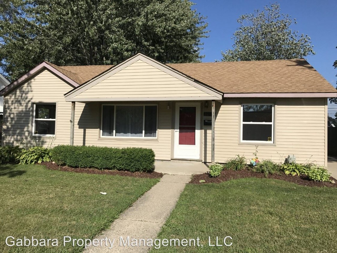 Primary Photo - 3 br, 1 bath House - 26520 Academy