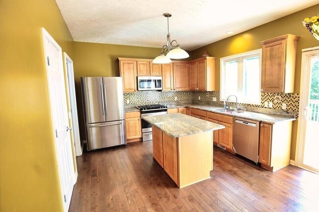 Building Photo - 2009 Friesian Ct NE