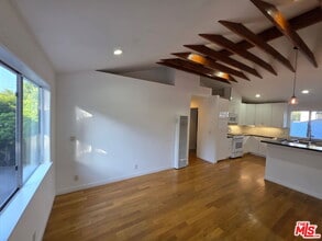Building Photo - 1029 Pleasant View Ave