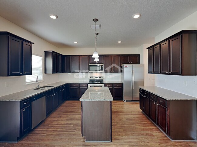 Building Photo - 810 Rocking Chair Lane