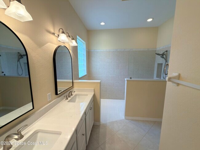 Building Photo - 3893 Carambola Cir
