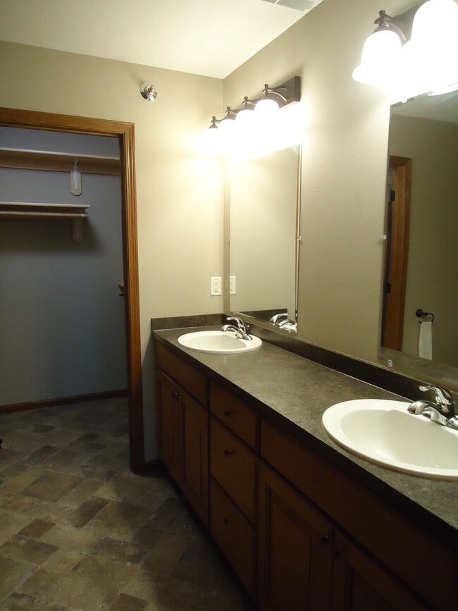 Master bath Double sinks Walk in closet Large shower stall - 1868 8th Street West