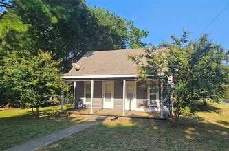 Building Photo - 200 Trollinger St