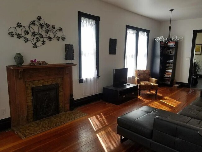 Foto del edificio - 674 E 6th Ave