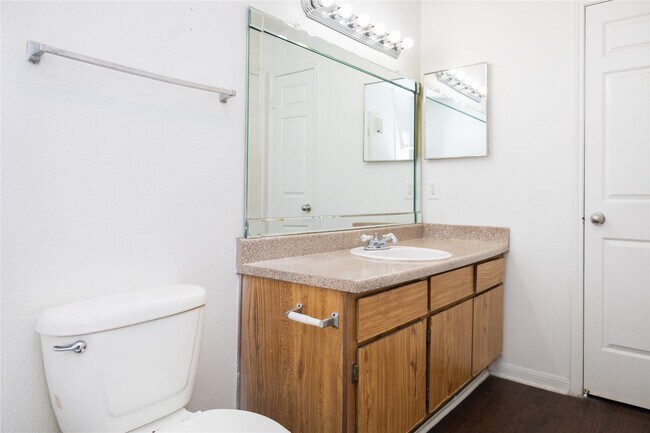 Building Photo - 8110 Creekbend Dr